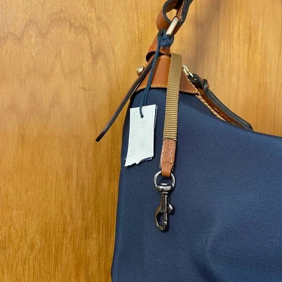 NWT  Dooney & Bourke Navy Shoulder Bag - Picture 2 of 12